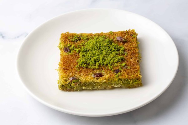 How to Make a Classic Russian Borscht with Beets and Cabbage?